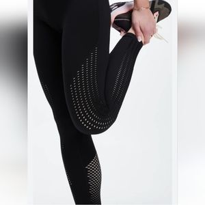 FABLETICS Sync High Waisted‎ Perforated Leggings Small Black